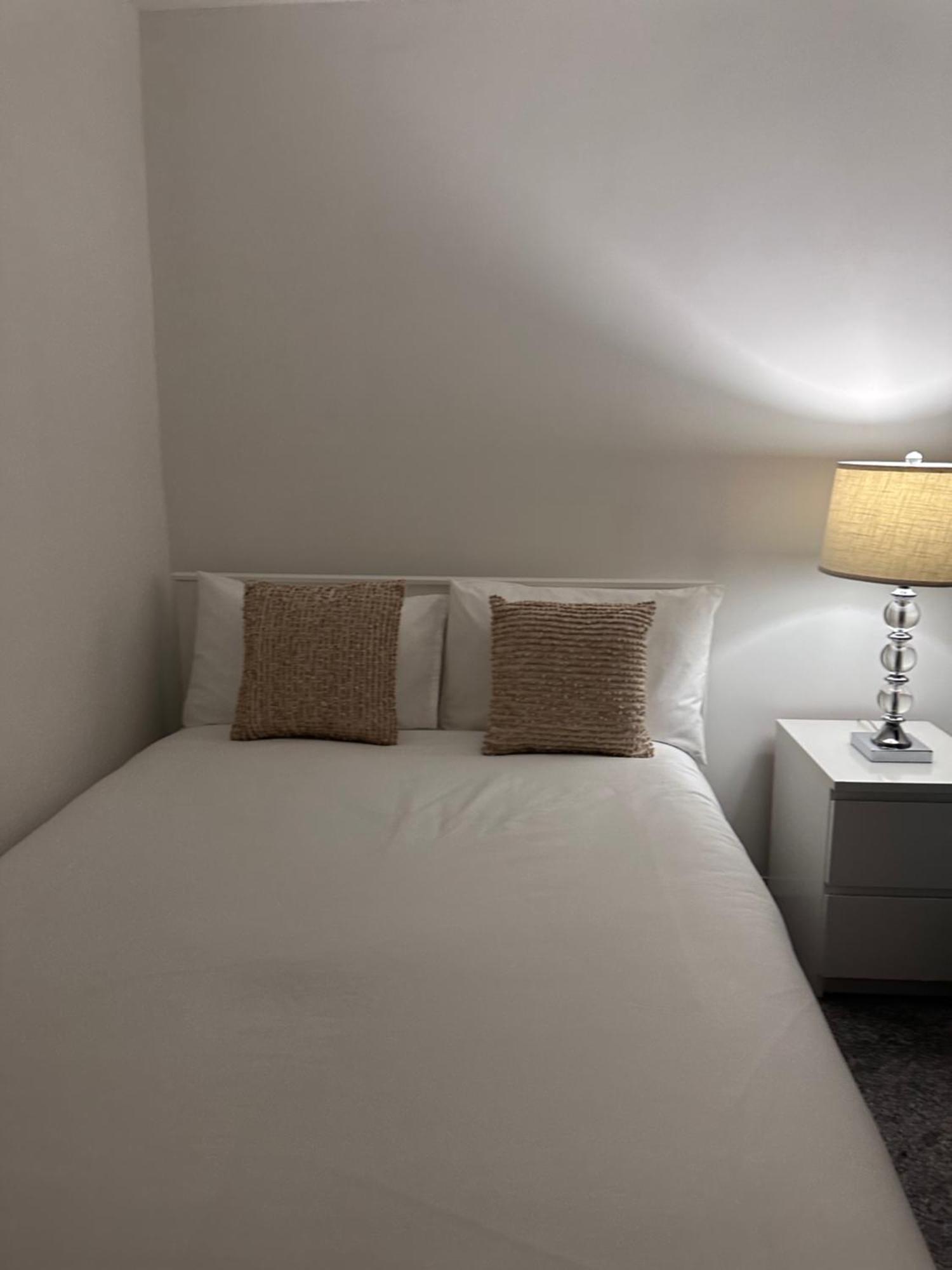 Ocean Village Marina 2 Bedroom Apartment With Balcony! Southampton Eksteriør billede